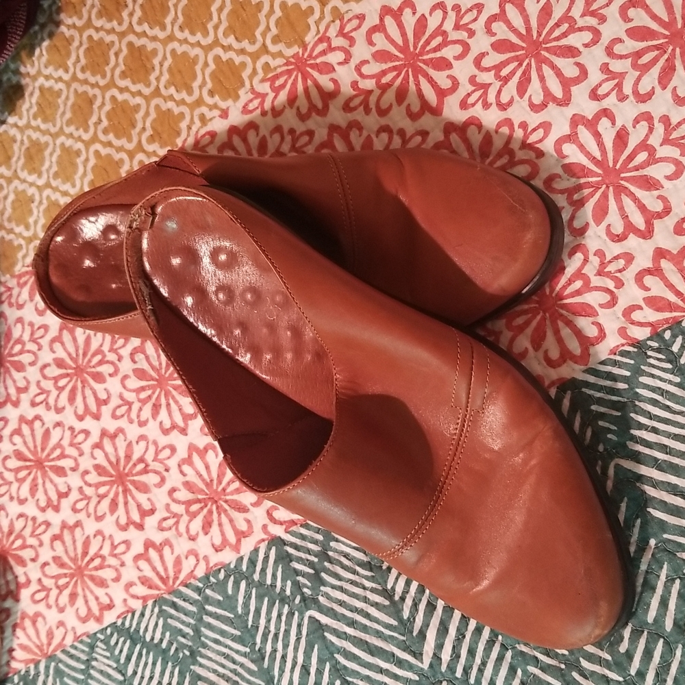 Slip on leather shoes